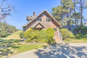 Exterior - Pets OK, OCEAN VIEW, Beach Path, HOT TUB, Large Yard (FirstM) (Ocean Park)