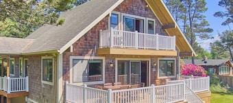 Pets OK, OCEAN VIEW, Beach Path, HOT TUB, Large Yard (FirstM)