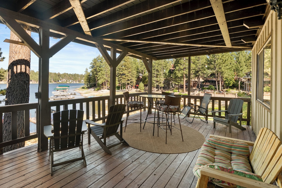 Photo 7 of LAKEFRONT - Boat Dock! Close to Slopes, HOT TUB! Game room!
