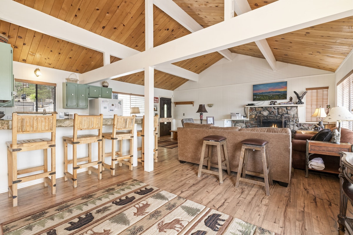 Photo 17 of LAKEFRONT - Boat Dock! Close to Slopes, HOT TUB! Game room!