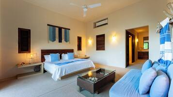 5 bedrooms, iron/ironing board, WiFi, bed sheets
