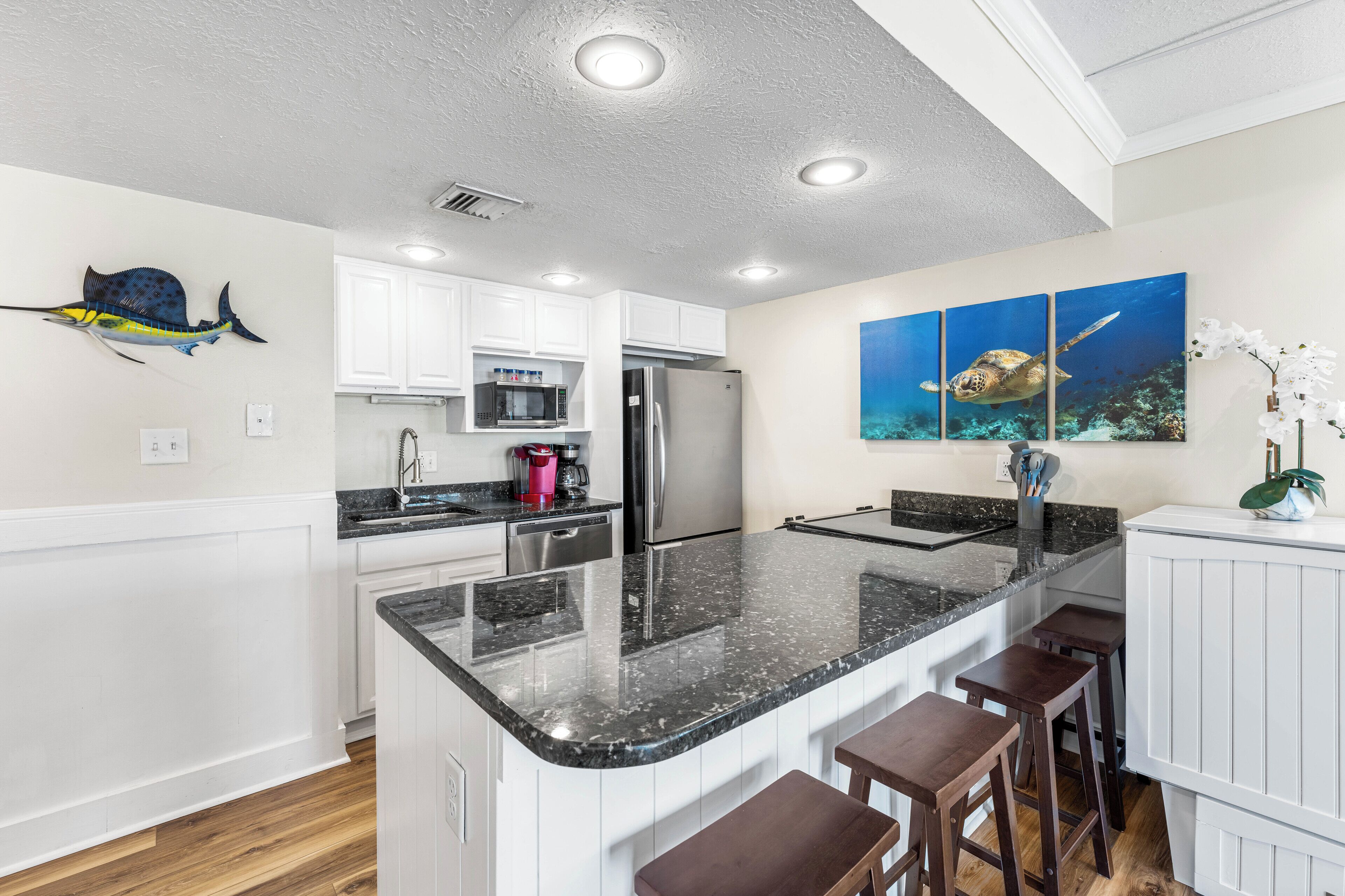 冰箱、微波炉、烤箱、炉灶