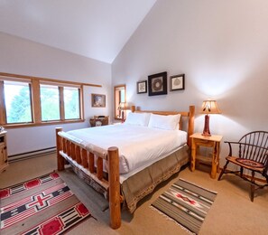 4 makuuhuonetta, silitysrauta/-lauta, ilmainen Wi-Fi, vuodevaatteet