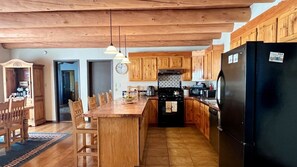 Fridge, microwave, oven, stovetop - Scrabble House Compound Private Hot Tub Evaporative Cooling Enclosed Yard (El Prado)