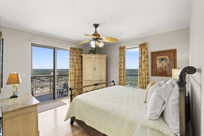 4 soverom, strykejern/-brett, wi-fi (inkludert) og sengetøy