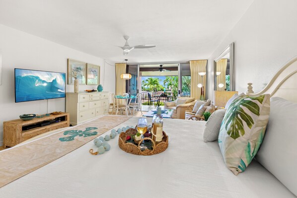 Smart TV, DVD player, books, stereo