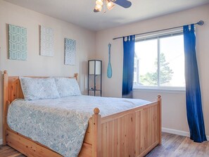 2 bedrooms, iron/ironing board, travel cot, free WiFi