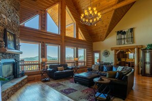 Televisión, chimenea, videojuegos y tenis de mesa 