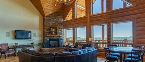 TV, peis, videospill og bordtennis