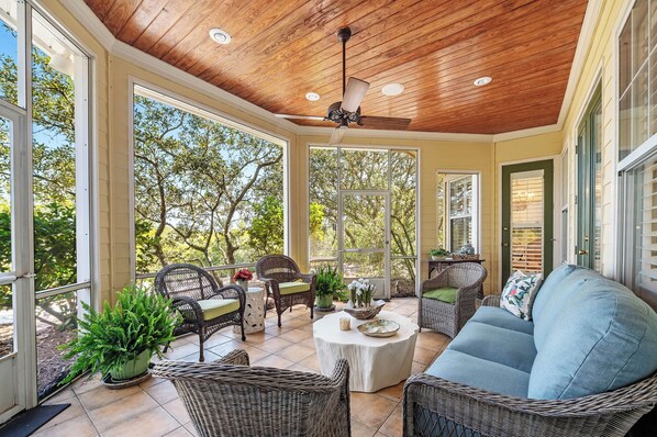 TV, DVD player, books, stereo