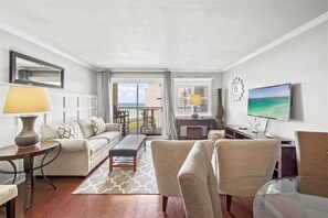 Fernseher, DVD-Player, Videothek