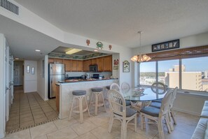 Dining - Luxury oceanfront condo - Indoor/Outdoor Pools + Free Attraction Tickets! (North Myrtle Beach)