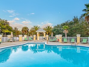 Innenpool, beheizter Pool