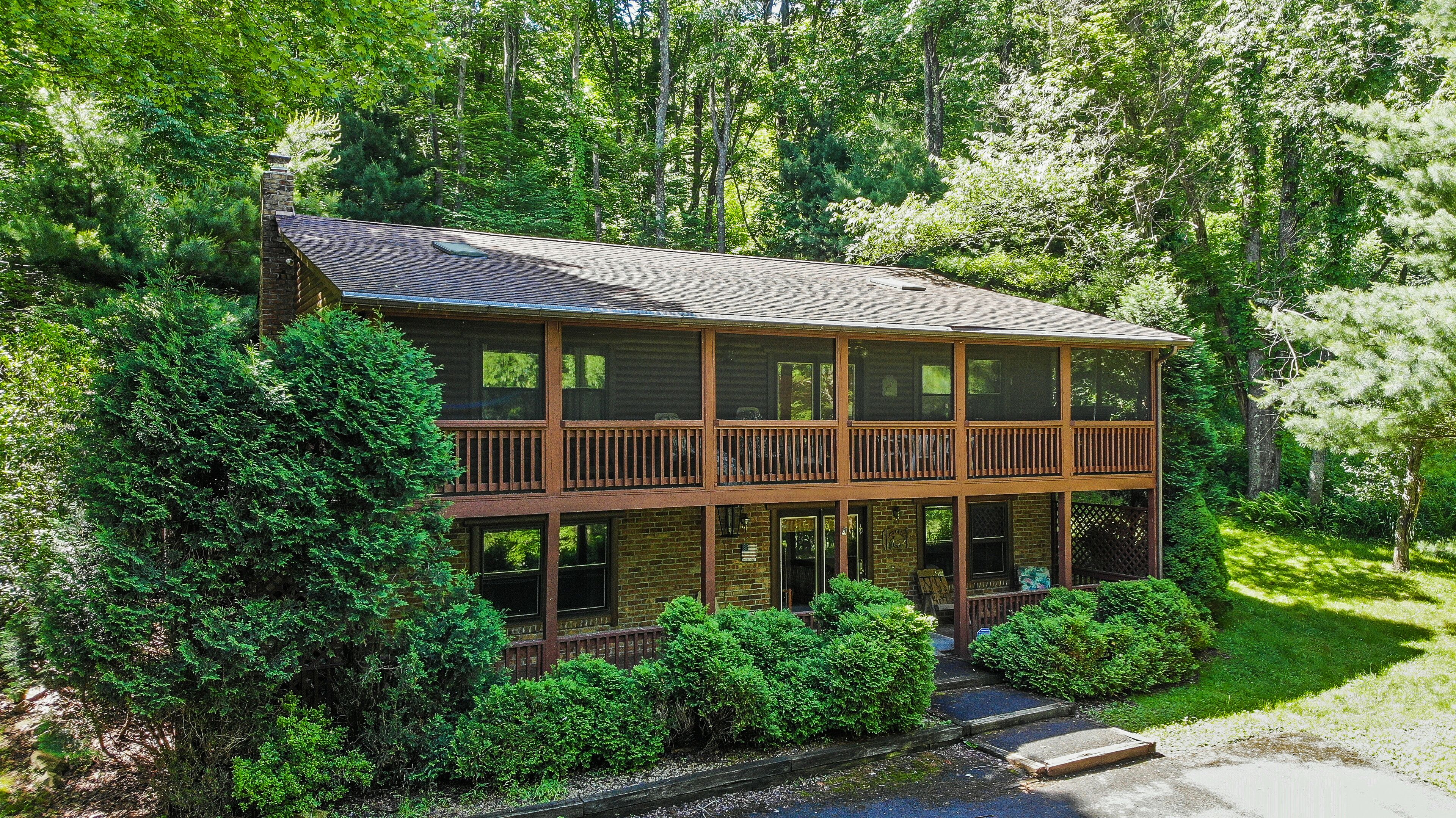 Sunset Ridge | Pet Friendly, Hot Tub, Porch!