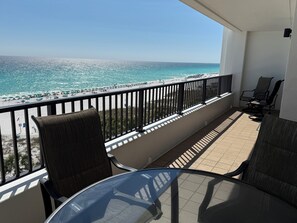 Property grounds - "Breakers East 601"~Gulf Front~2BR/2BA~END UNIT Beach setup included (Destin)