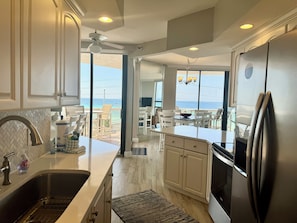 Fridge, microwave, oven, stovetop - 2 Free Beach SRVCS- 4 chairs/2 umbrellas! Free Beach Bonfires M/F nts (Miramar Beach)