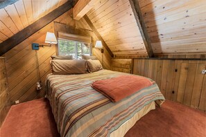 3 bedrooms, desk, free WiFi, bed sheets