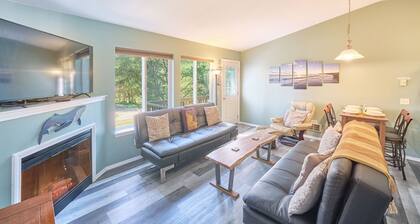 Dog-Friendly, Walk to beach/downtown (Suite)