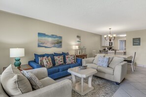 テレビ、DVD プレーヤー