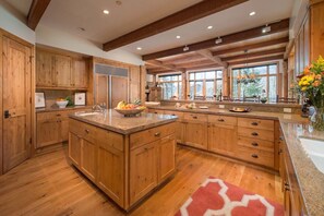 Fridge, microwave, oven, stovetop - JHRL - Exquisite Western Granite Ridge Lodge #20 - Ski Accessed by Tow Rope (Teton Village)