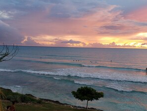Beach nearby, sun loungers, beach towels