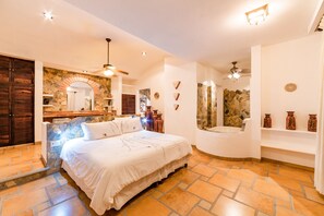 5 bedrooms, Internet, bed sheets