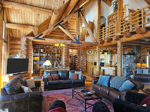 El Salto Compound-Private setting on 3 acres with trees- 3 separate homes