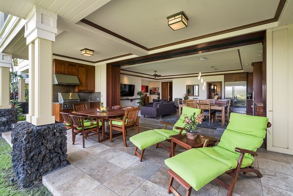Outdoor dining - Kolea 1A ~ 3 Bedroom Ground Level Kolea Vacation Rental (Waikoloa)