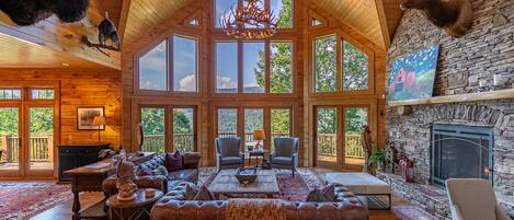 Fernseher, Kamin, DVD-Player, Tischfußball