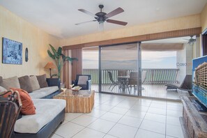 Smart TV, DVD player, books, stereo