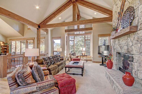 Beautiful Executive Home/On the River Golf Course/Amazing Views