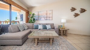 Smart TV, DVD player, books, video library - Sonoran Sun E-307 Sunshine On My Mind Well Furnished Ocean Front Condo (Puerto Penasco)