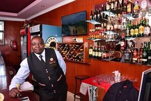 Bar (on property) - Seasons Airport Hotel (Nairobi)