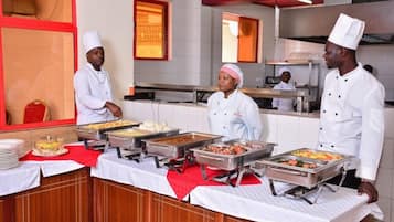 تناول الطعام