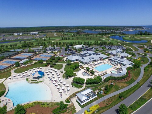 Three bedroom condominium in the Windswept community at The Peninsula!