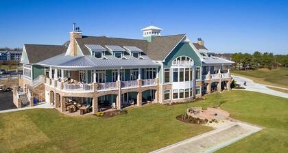 Three bedroom condominium in the Windswept community at The Peninsula!