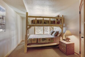 2 bedrooms, free WiFi, bed sheets