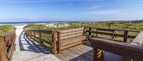 المنطقة المحيطة بالمنشأة