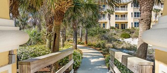 Sea Shell Cottage~ Charming 3 BR/ 2-1/2 BA cottage!
