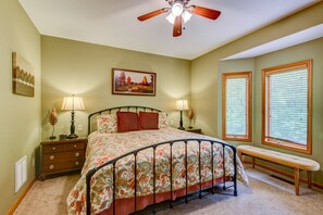 3 bedrooms, free WiFi, bed sheets - Chetola:Berkshires 3 - 3BR with 2 sleeper sofas-Walk To Blowing Rock (Blowing Rock)