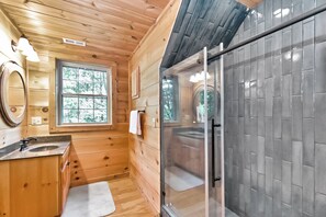 Shower, towels - The Watchtower - hot tub, game room, private retreat, fire pit, pet friendly (Banner Elk)