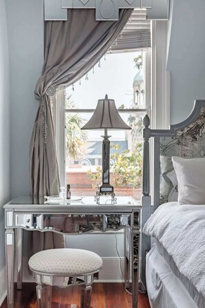 7 bedrooms, iron/ironing board, free WiFi, bed sheets