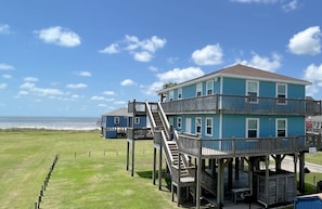 Exterior - Abby Sands Castle - 2ND ROW - Great views, easy access to quiet beach, WIFI! (Caplen)