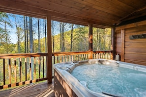 Outdoor spa tub - Falling Waters - hot tub, game table, views! (Banner Elk)