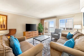 电视、DVD 播放器、影片库