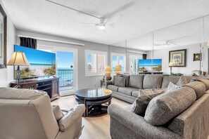 TV, DVD player, video library - 720 -Breathtaking Sunset Views with FREE beach service (Destin)