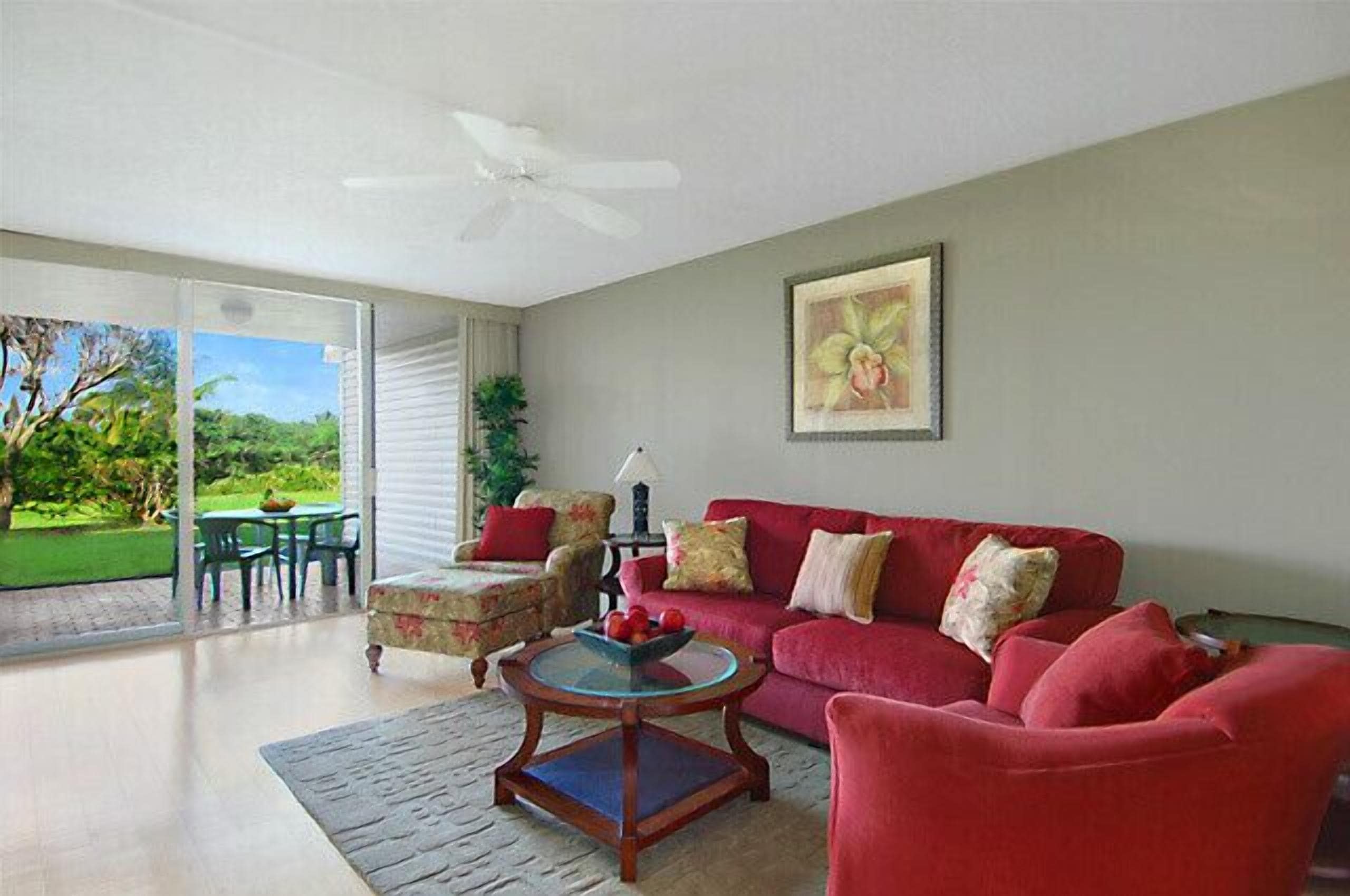 テレビ、DVD プレーヤー