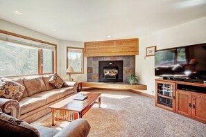 Fireplace, DVD player