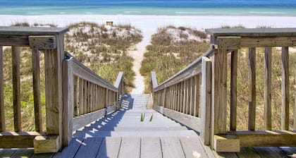 Exceptional Beach Home! 2 Free Beach SRVS! Walk right down!