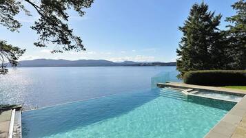 An infinity pool